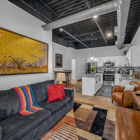 Chic New Condo Near Dt Nashville